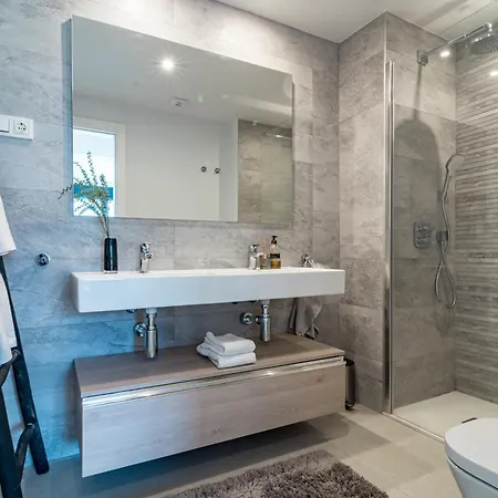 Lme10.3a - Bright Modern Flat With Amazing Terrace *